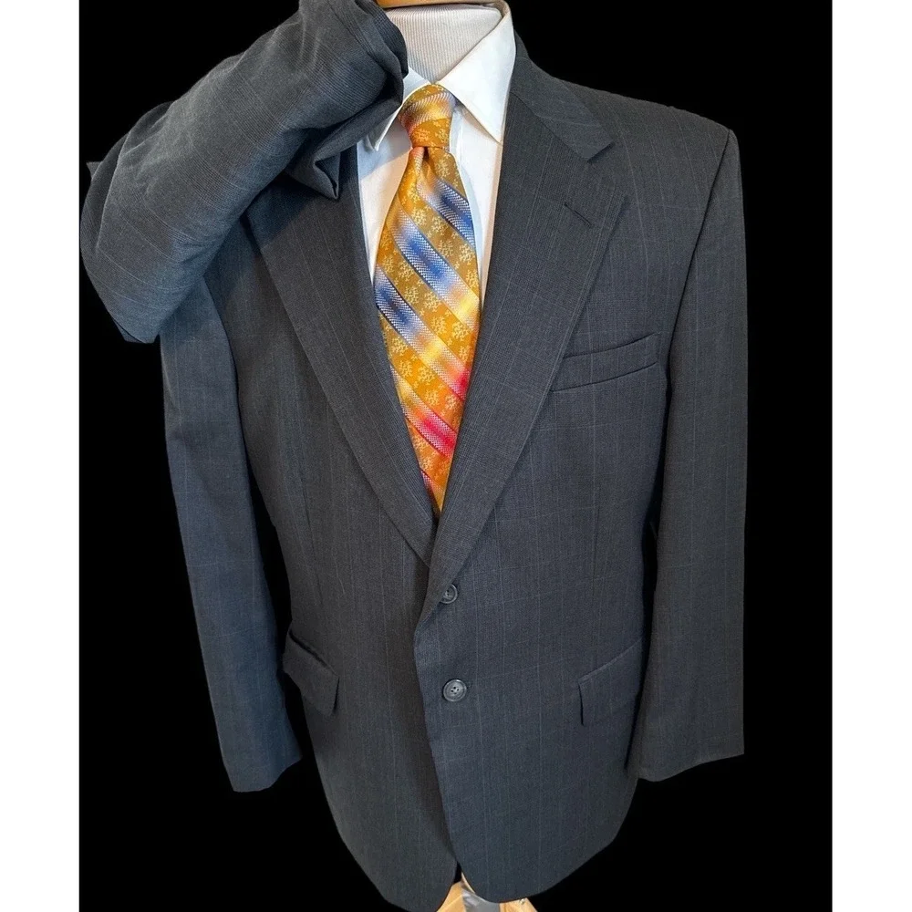 Stafford Vintage 2 Piece Suit 44S Pants 33 x 30 Gray Plaid Wool Blend USA Made